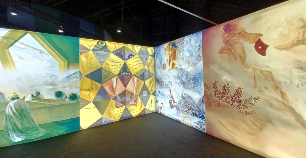 Cajas de luz para la Exposición Desafío Dalí